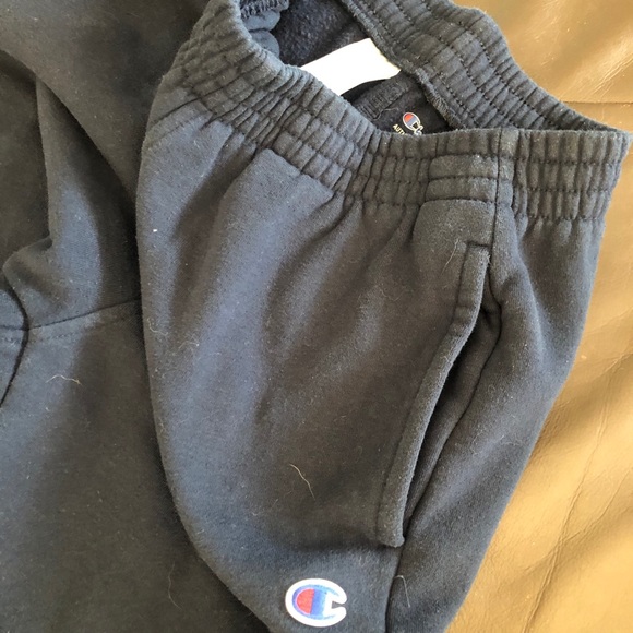 Champion sweatpants. Boys Large. Blue - Picture 4 of 5